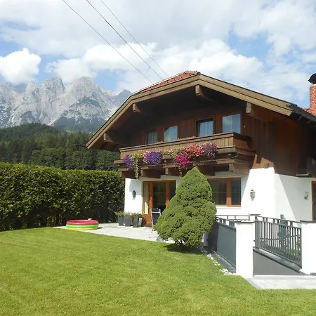 Haus Rieder شقة